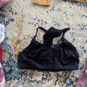 Aerie real black sports bra with no padding. Great condition and seamless S/M